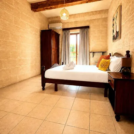 Ir Razzett Ta Keiran Traditional 4 Bedroom Gozitan With Private Pool, En-suite Bathrooms Bbq In *