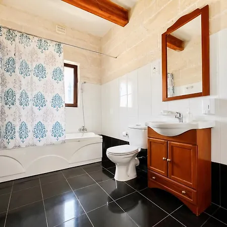 Ir Razzett Ta Keiran Traditional 4 Bedroom Gozitan With Private Pool, En-suite Bathrooms Bbq In בית נופש Għarb