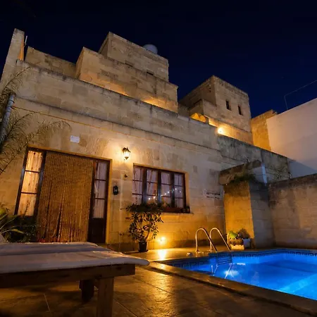 Ir Razzett Ta Keiran Traditional 4 Bedroom Gozitan With Private Pool, En-suite Bathrooms Bbq In * Għarb