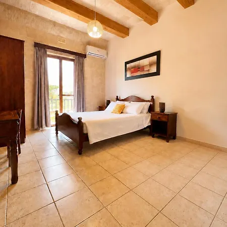 Ir Razzett Ta Keiran Traditional 4 Bedroom Gozitan With Private Pool, En-suite Bathrooms Bbq In בית נופש *