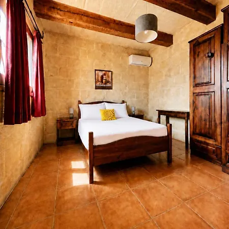 Ir Razzett Ta Keiran Traditional 4 Bedroom Gozitan With Private Pool, En-suite Bathrooms Bbq In Casa de Férias