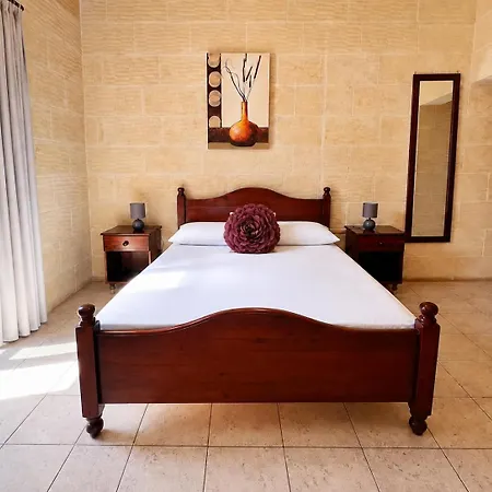 Ir Razzett Ta Keiran Traditional 4 Bedroom Gozitan With Private Pool, En-suite Bathrooms Bbq In