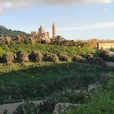 Ir Razzett Ta Keiran Traditional 4 Bedroom Gozitan With Private Pool, En-suite Bathrooms Bbq In